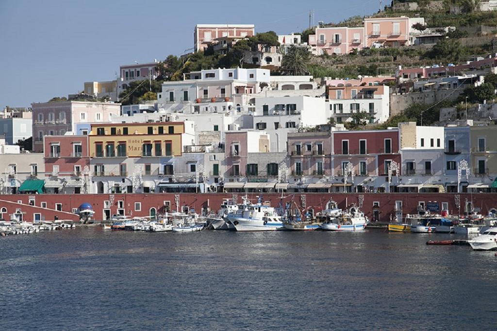 Raffaele Apartamento Ponza Quarto foto